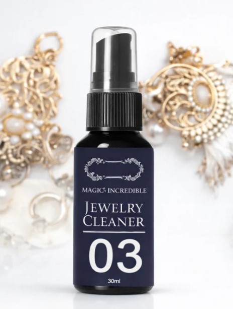 Jewelry cleaner spray